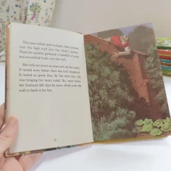 Cottontails Baby Vintage*VINTAGE Ladybird book - Rapunzel (1970s)