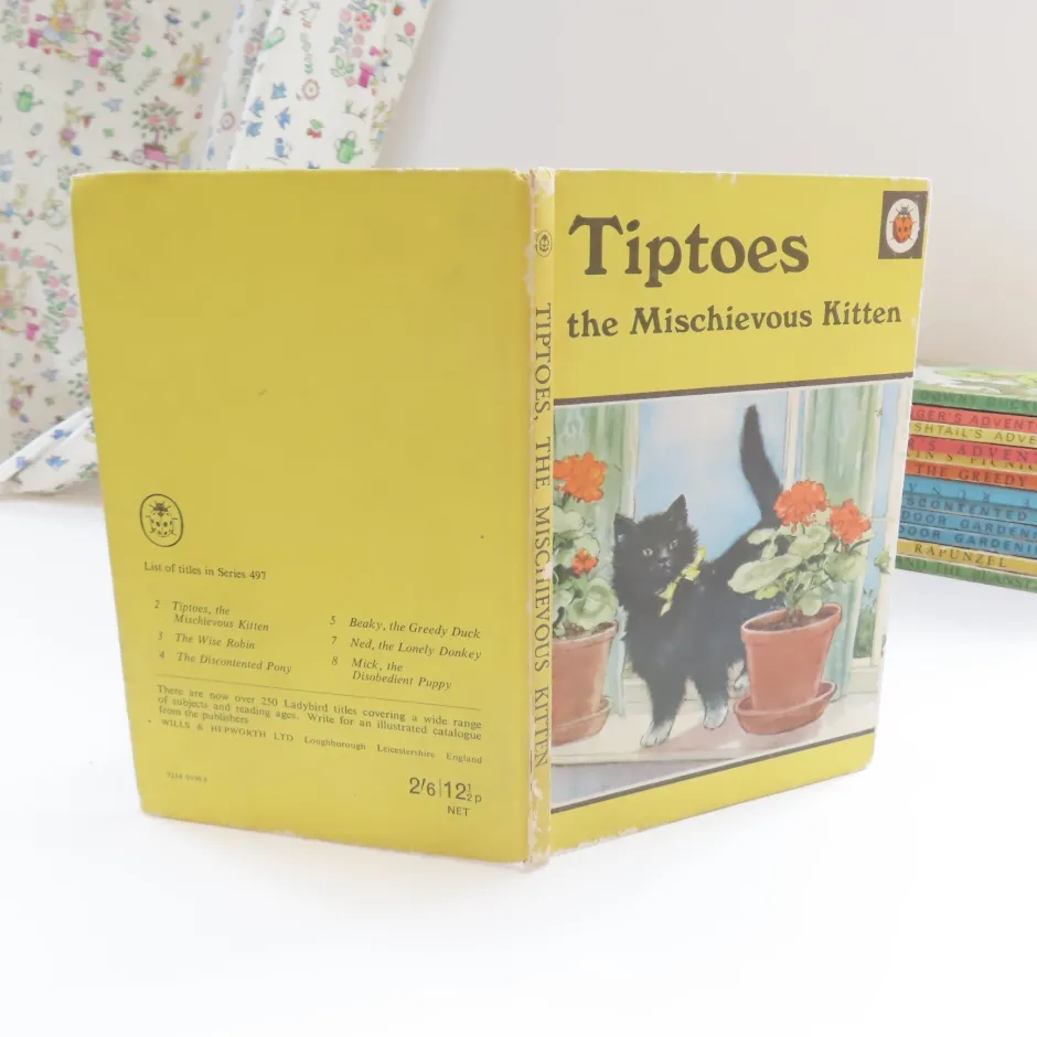 Cottontails Baby Vintage*VINTAGE Ladybird book - Tiptoes the Mischievous Kitten (c.1971)